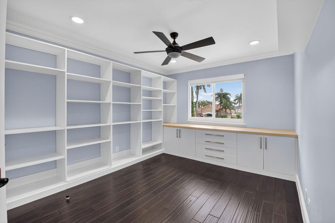 Active With Contract: $999,999 (4 beds, 3 baths, 2935 Square Feet)