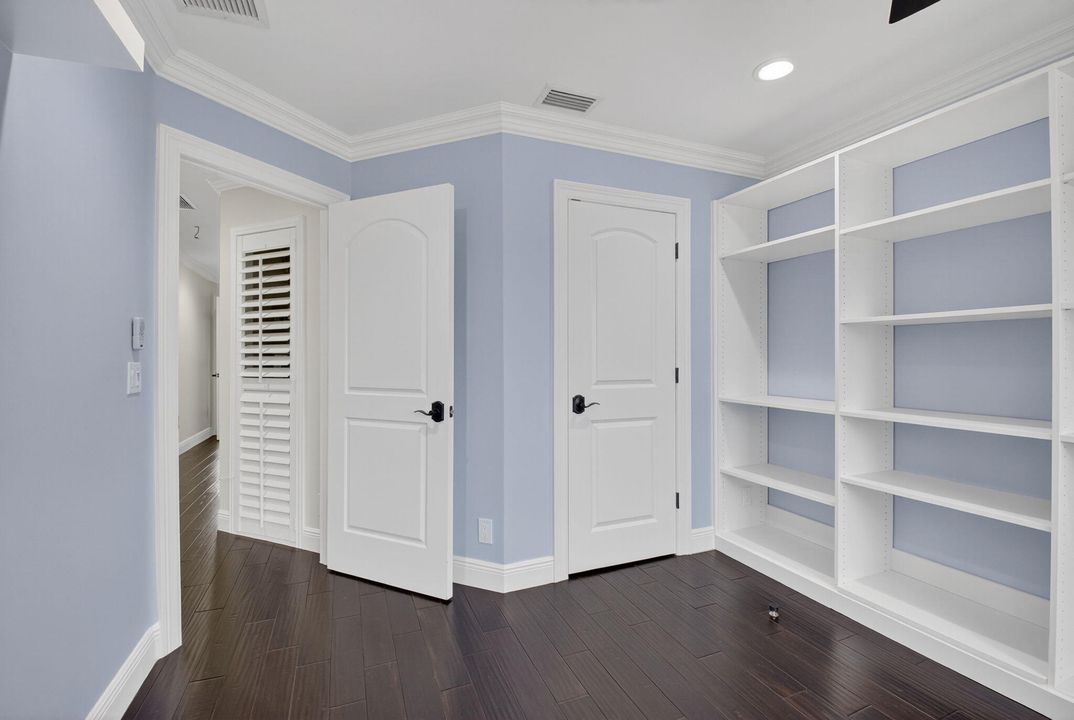 Active With Contract: $999,999 (4 beds, 3 baths, 2935 Square Feet)