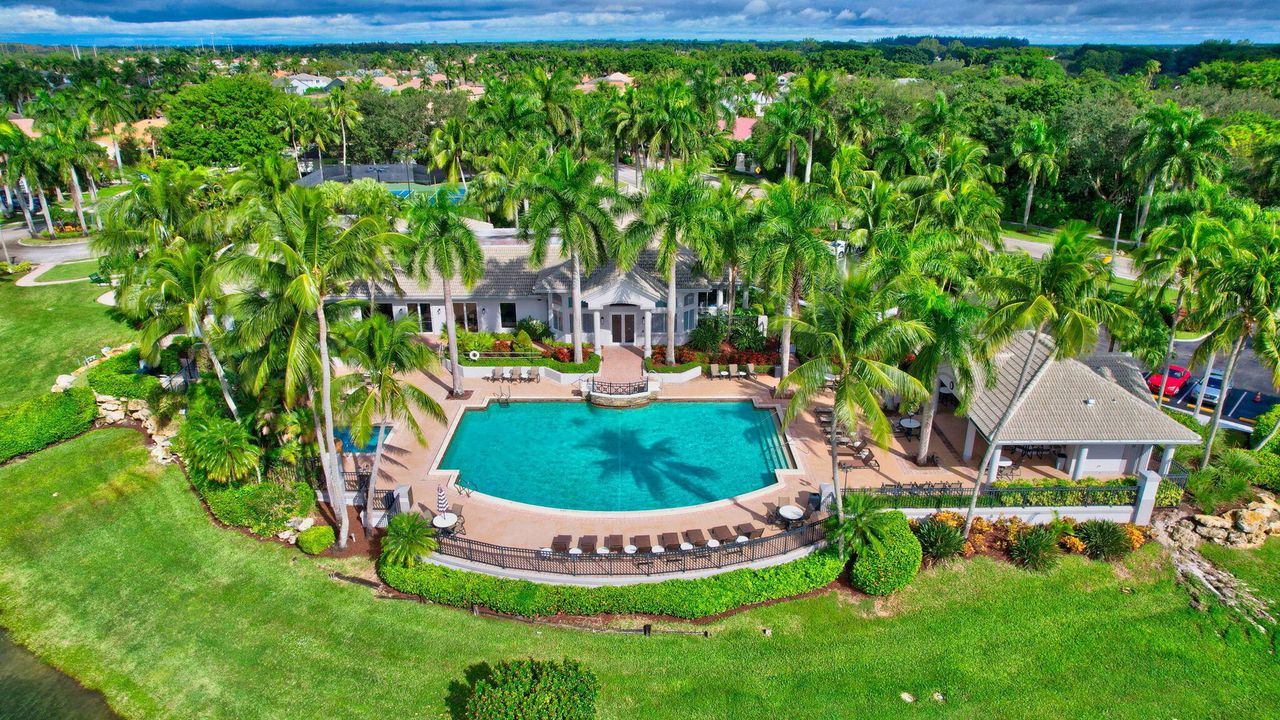 Active With Contract: $999,999 (4 beds, 3 baths, 2935 Square Feet)