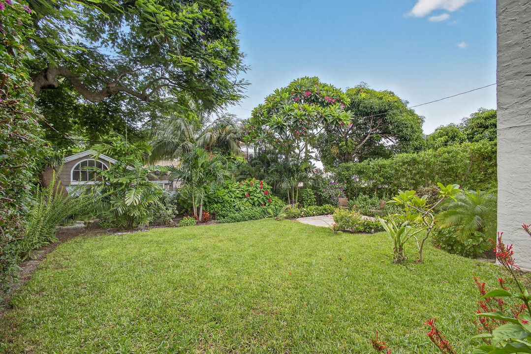 Active With Contract: $529,000 (3 beds, 1 baths, 1304 Square Feet)