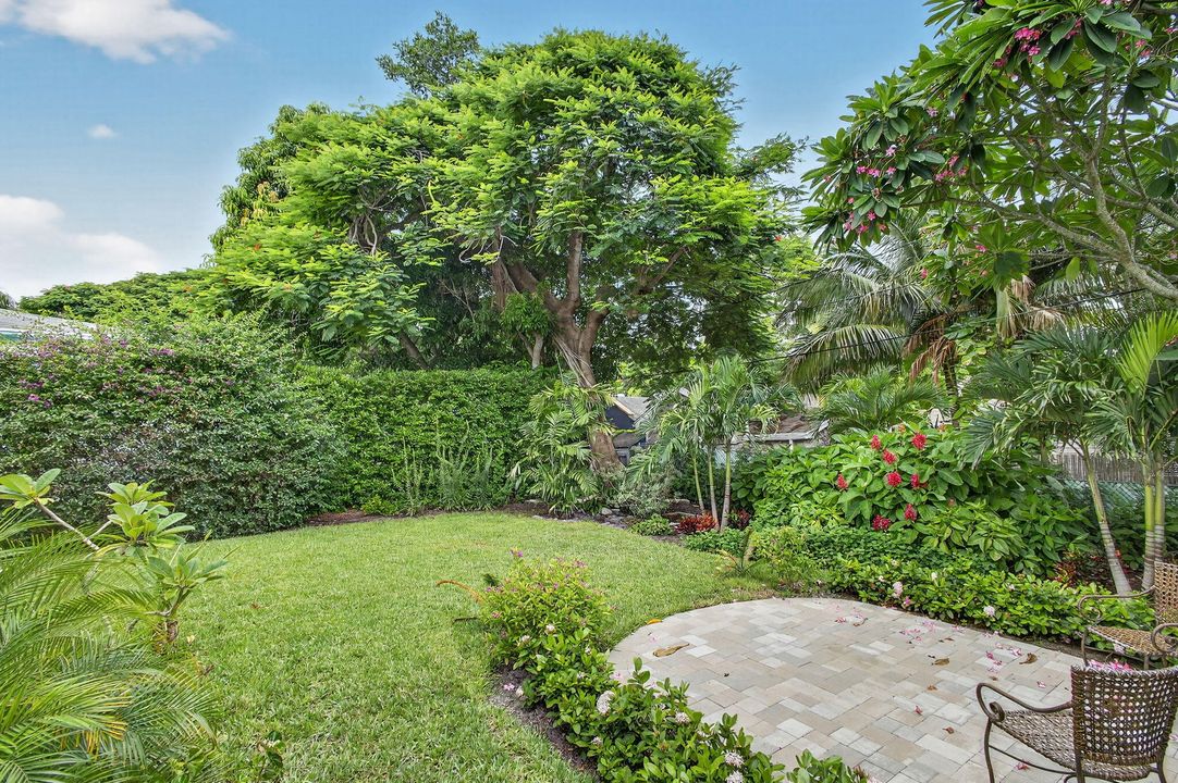 Active With Contract: $529,000 (3 beds, 1 baths, 1304 Square Feet)