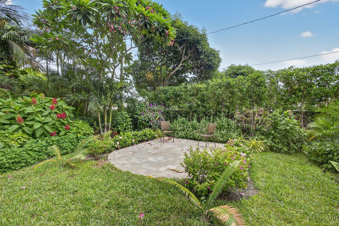 Active With Contract: $529,000 (3 beds, 1 baths, 1304 Square Feet)