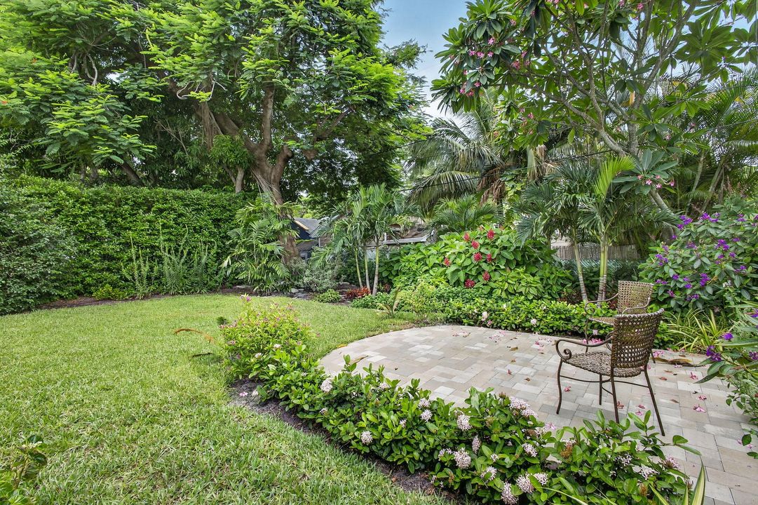 Active With Contract: $529,000 (3 beds, 1 baths, 1304 Square Feet)