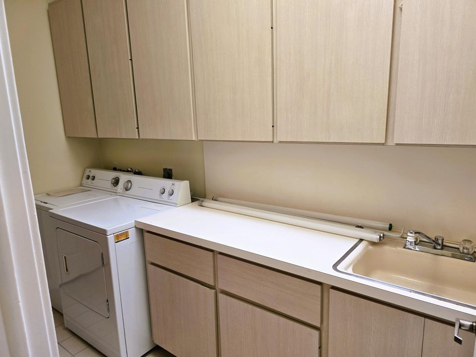 For Rent: $3,400 (3 beds, 2 baths, 2017 Square Feet)