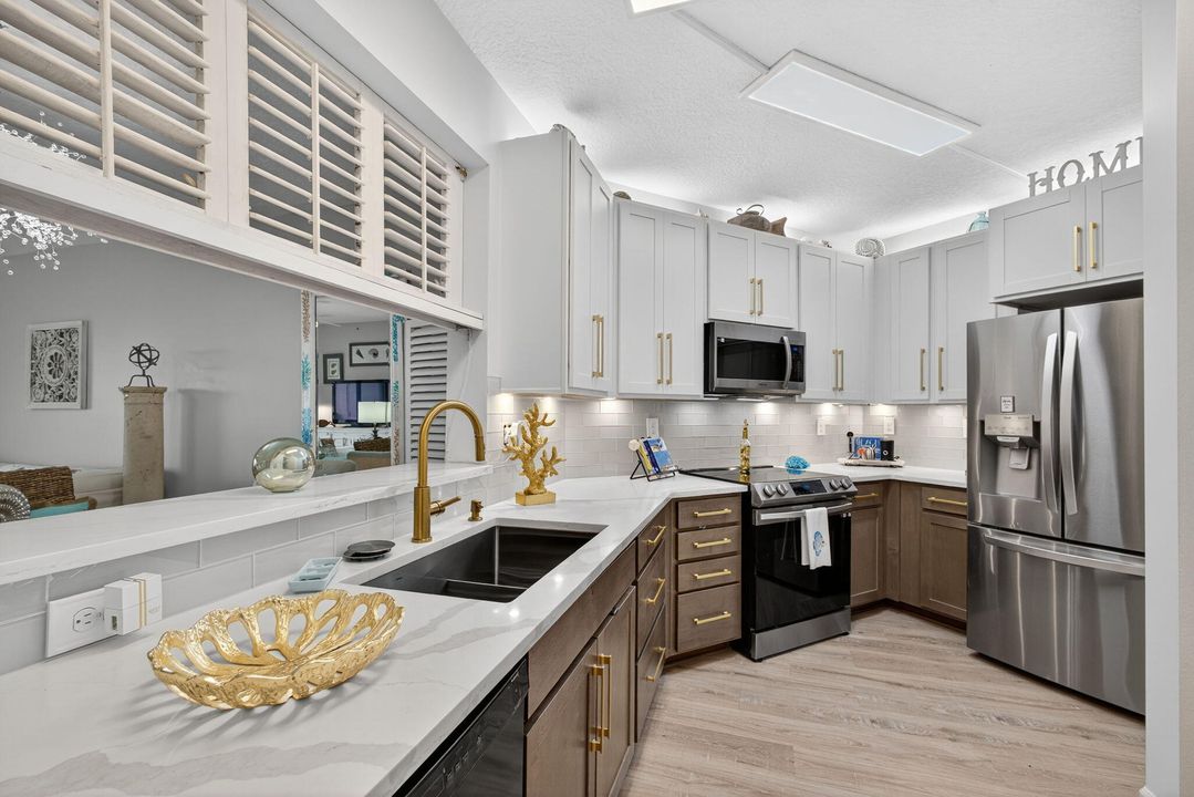 Recently Sold: $435,000 (2 beds, 2 baths, 1192 Square Feet)