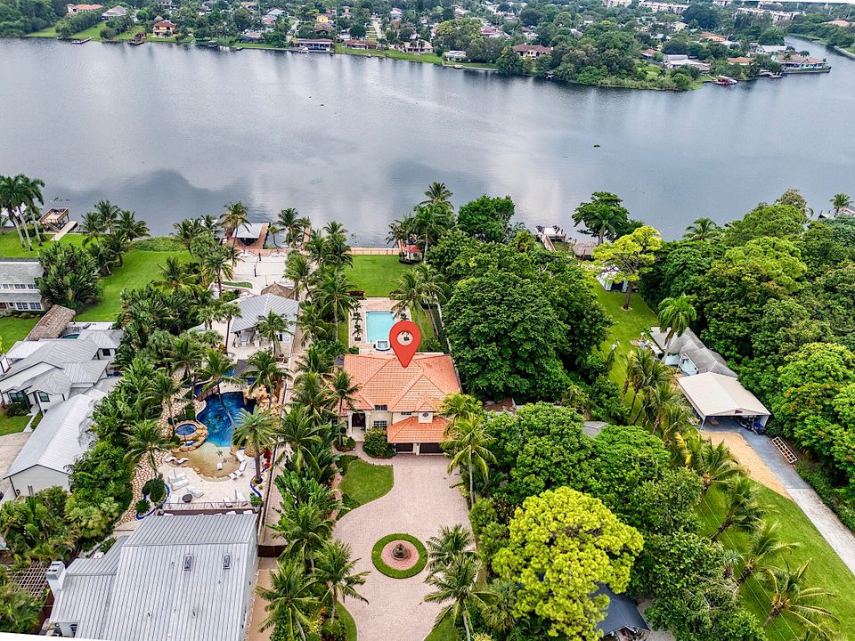 Active With Contract: $2,899,000 (4 beds, 5 baths, 3543 Square Feet)