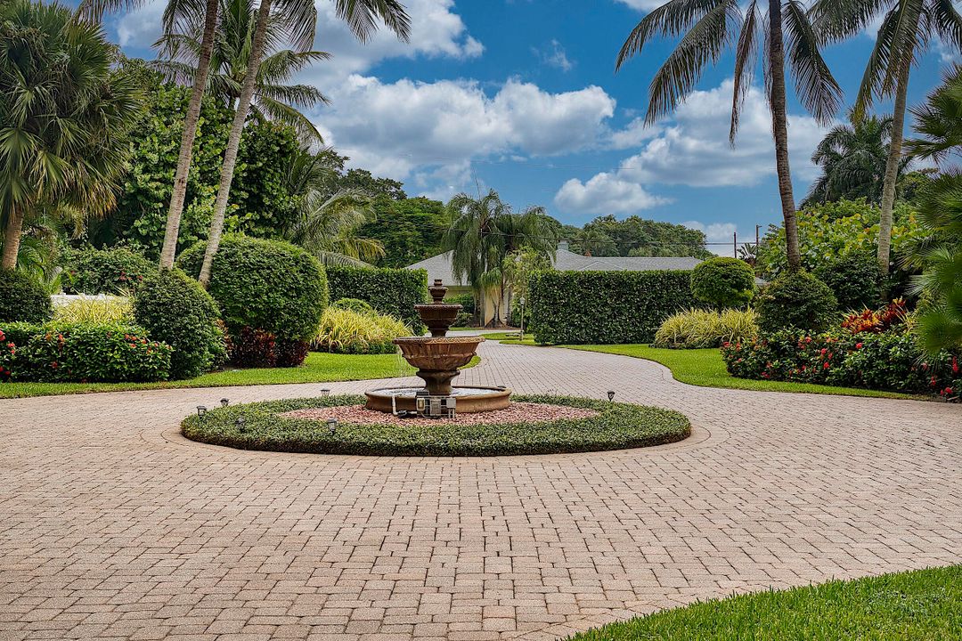 Active With Contract: $2,899,000 (4 beds, 5 baths, 3543 Square Feet)