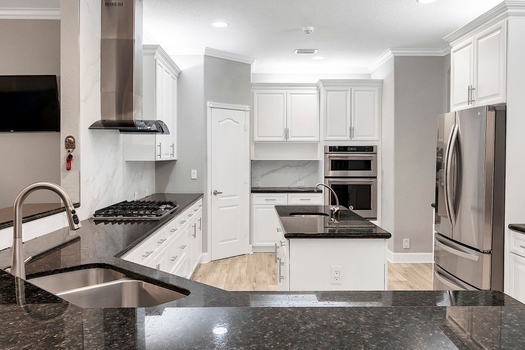 Active With Contract: $2,899,000 (4 beds, 5 baths, 3543 Square Feet)