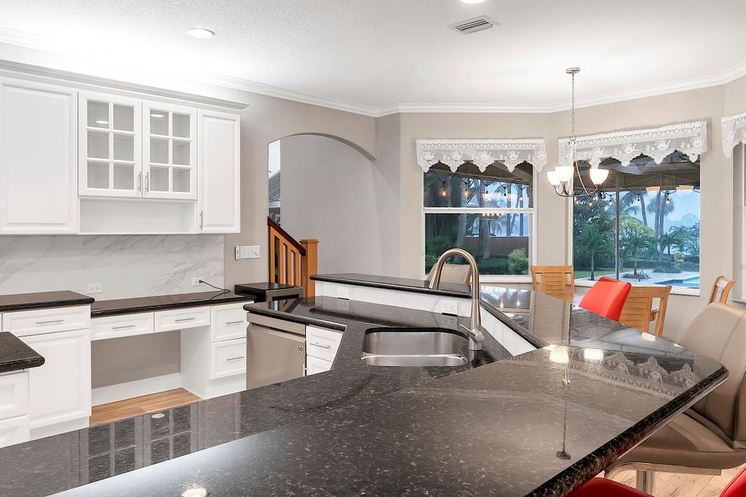 Active With Contract: $2,899,000 (4 beds, 5 baths, 3543 Square Feet)