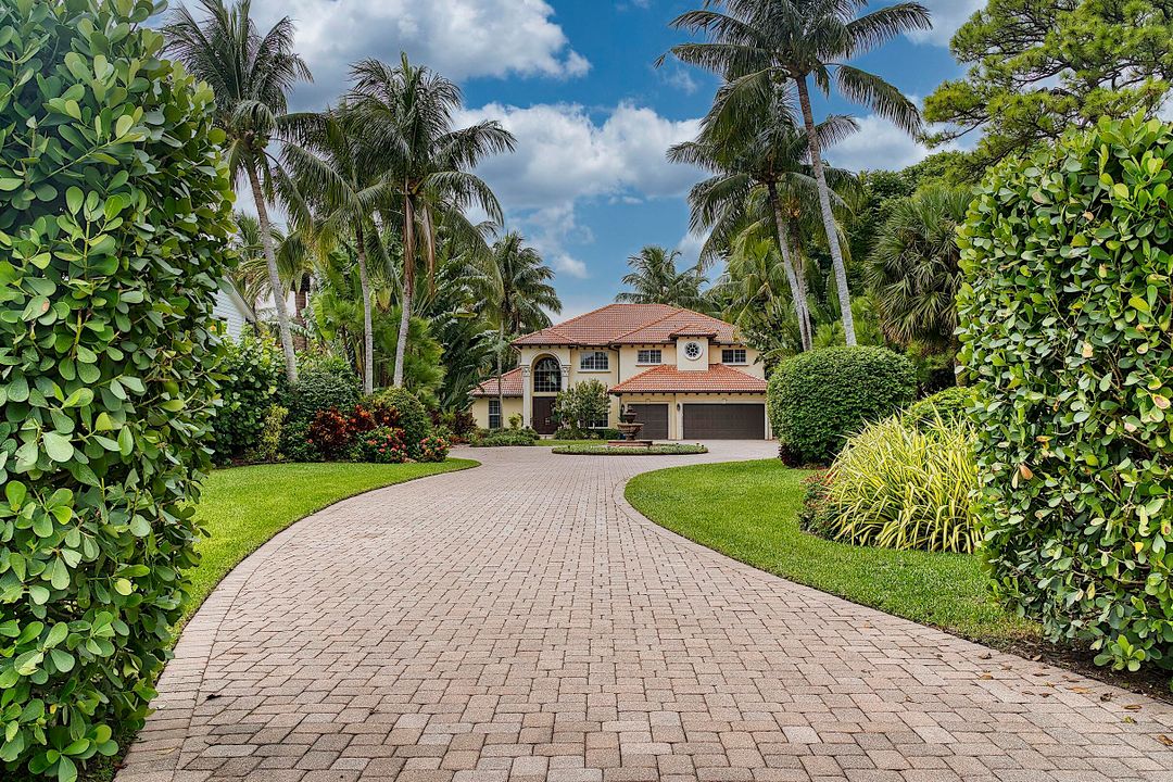 Active With Contract: $2,899,000 (4 beds, 5 baths, 3543 Square Feet)