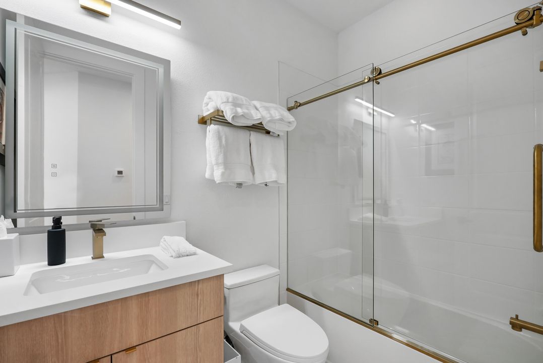 En Venta: $998,000 (4 camas, 3 baños, 2840 Pies cuadrados)