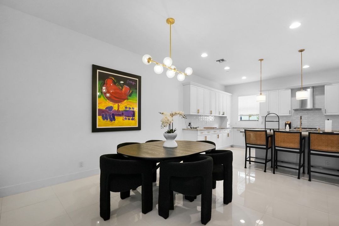 En Venta: $998,000 (4 camas, 3 baños, 2840 Pies cuadrados)