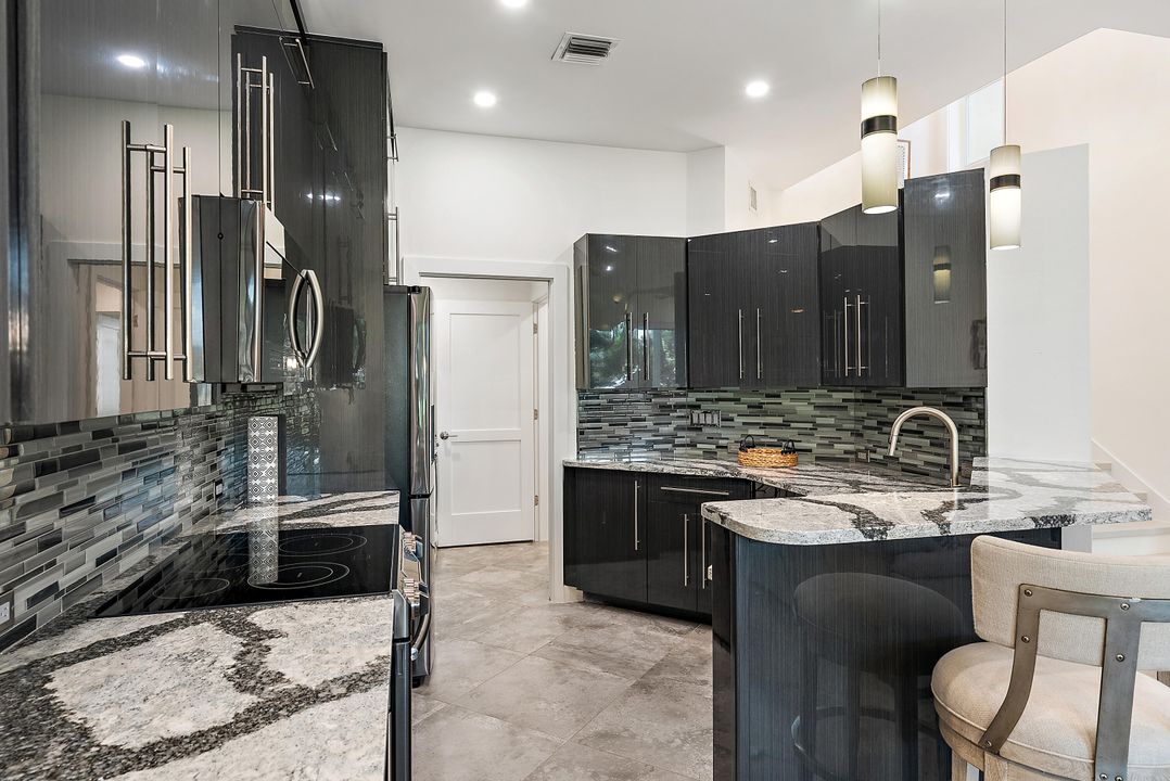 For Rent: $15,000 (3 beds, 2 baths, 1910 Square Feet)