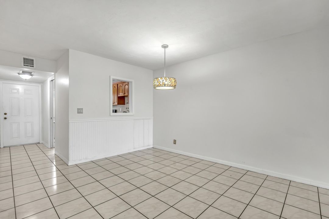 合同活跃: $289,000 (3 贝兹, 2 浴室, 1200 平方英尺)