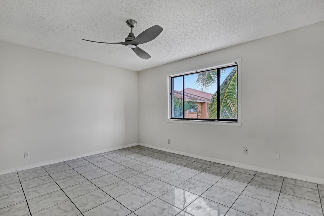 合同活跃: $289,000 (3 贝兹, 2 浴室, 1200 平方英尺)