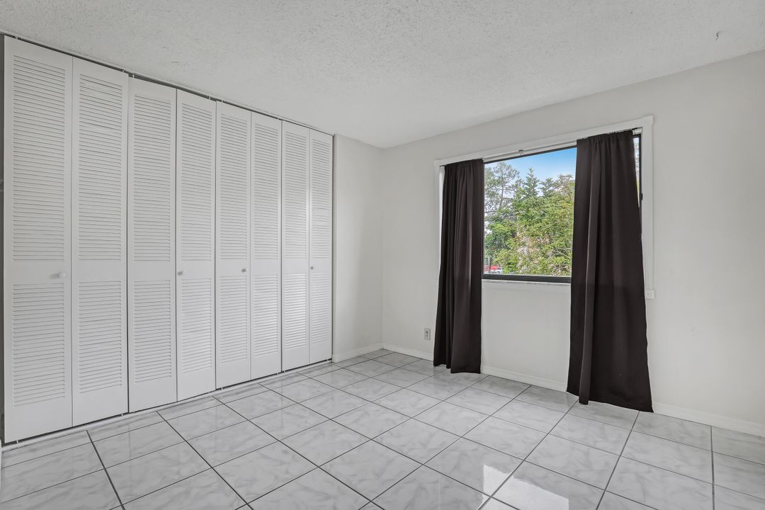 合同活跃: $289,000 (3 贝兹, 2 浴室, 1200 平方英尺)