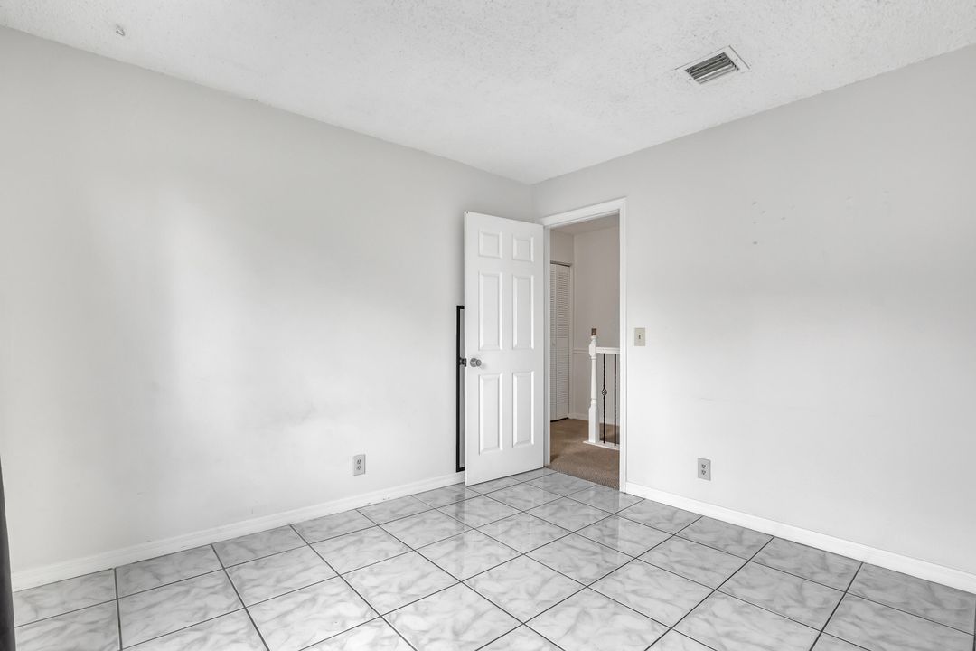 合同活跃: $289,000 (3 贝兹, 2 浴室, 1200 平方英尺)