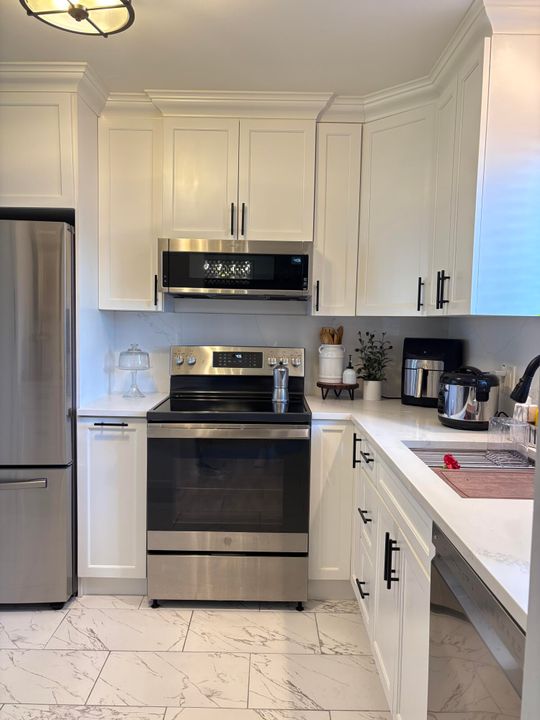 最近租的: $1,900 (2 贝兹, 2 浴室, 1103 平方英尺)