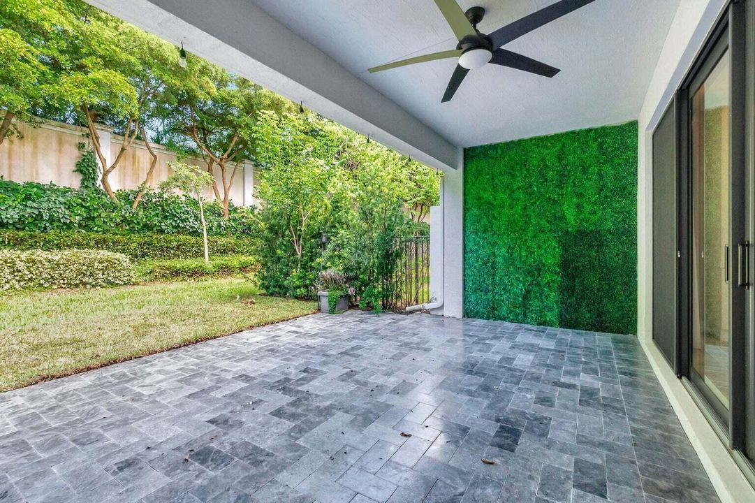 合同活跃: $879,000 (4 贝兹, 3 浴室, 2656 平方英尺)