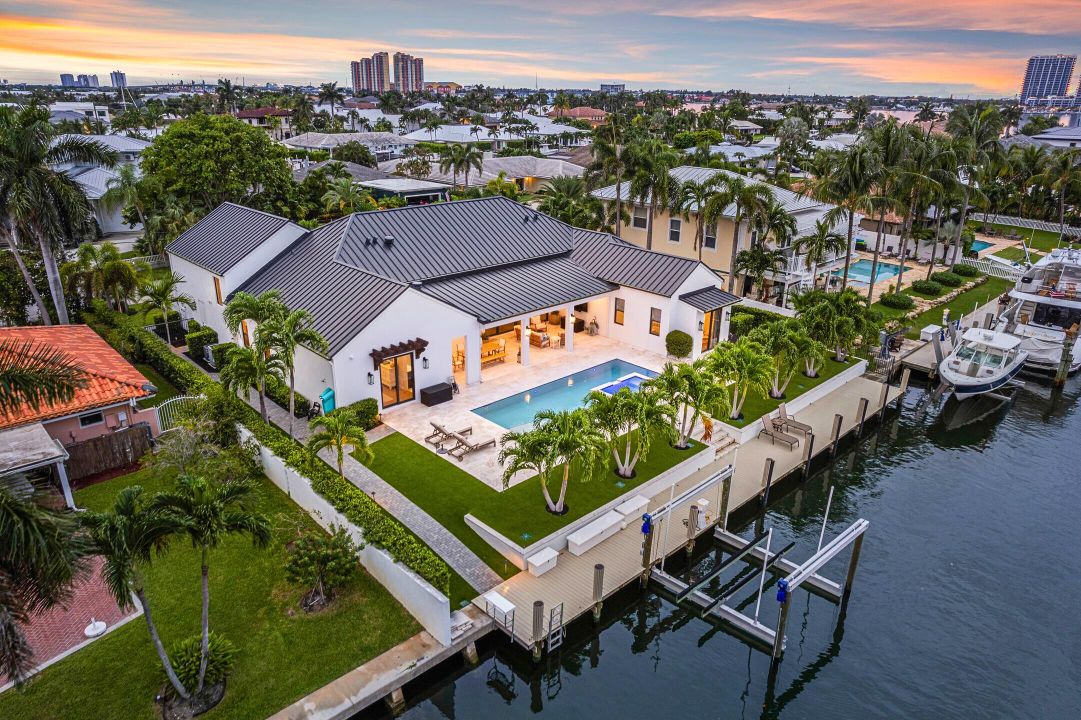 Activo con contrato: $4,975,000 (6 camas, 4 baños, 4472 Pies cuadrados)