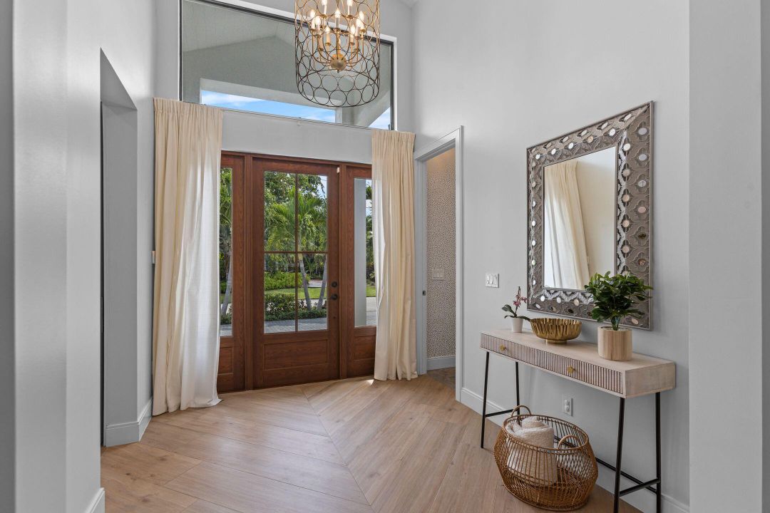 Activo con contrato: $4,975,000 (6 camas, 4 baños, 4472 Pies cuadrados)