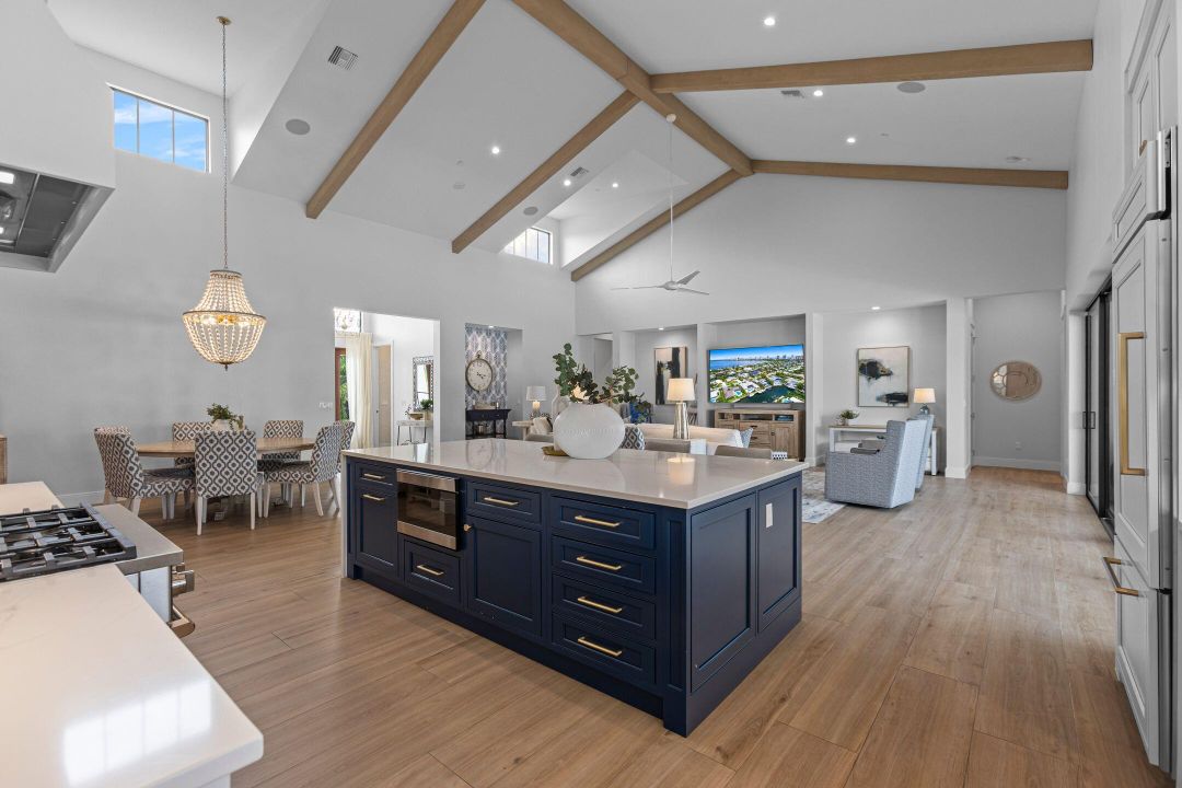 Activo con contrato: $4,975,000 (6 camas, 4 baños, 4472 Pies cuadrados)