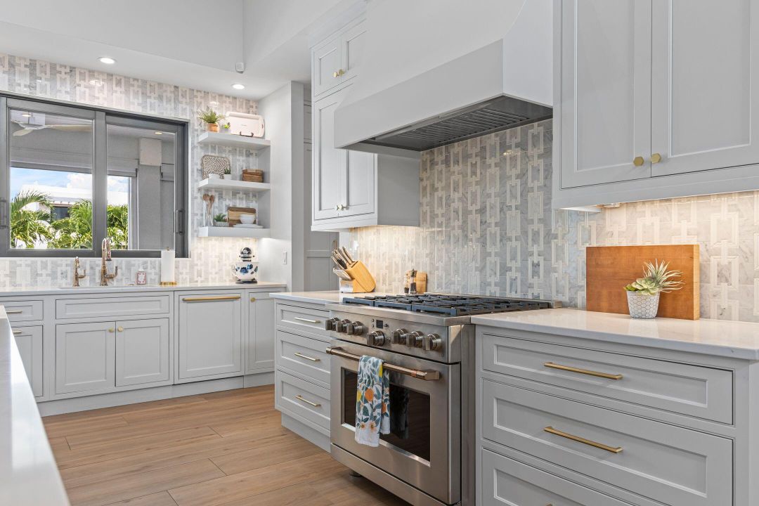 Activo con contrato: $4,975,000 (6 camas, 4 baños, 4472 Pies cuadrados)