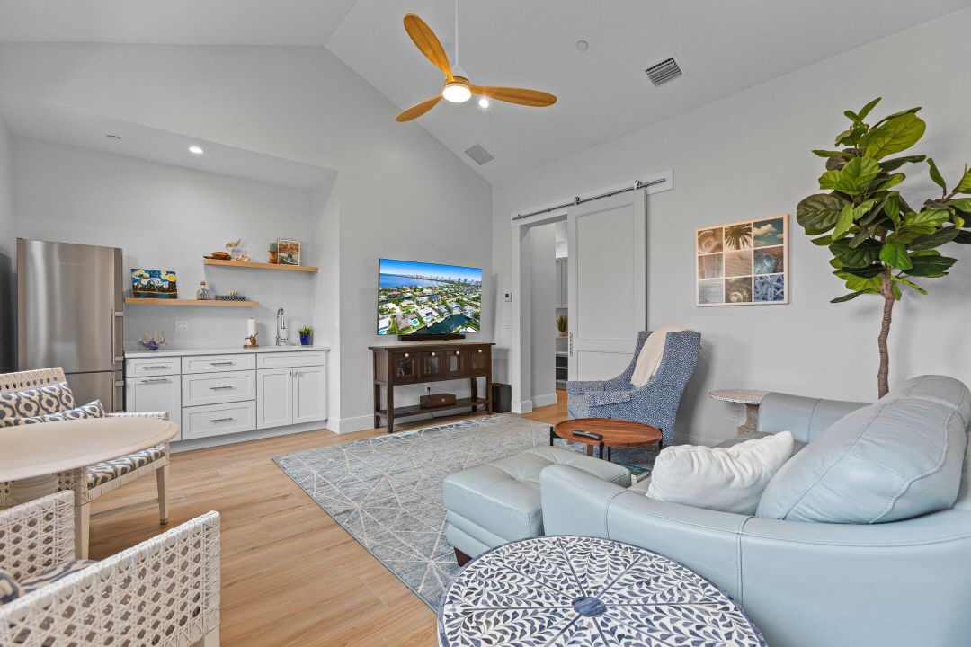 Activo con contrato: $4,975,000 (6 camas, 4 baños, 4472 Pies cuadrados)