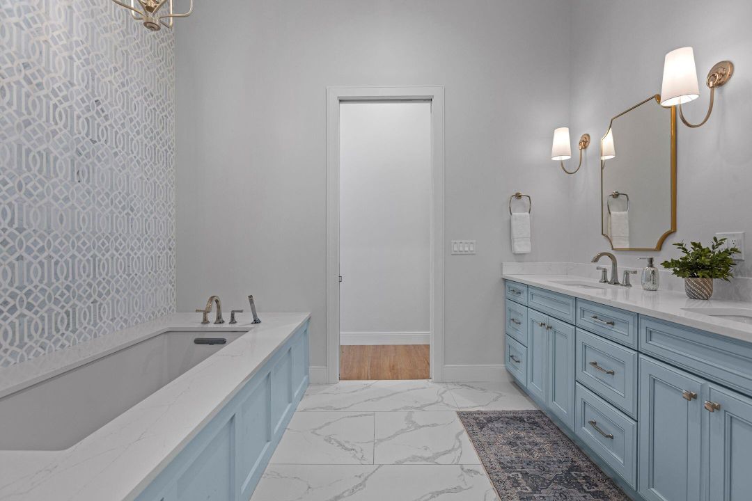 Activo con contrato: $4,975,000 (6 camas, 4 baños, 4472 Pies cuadrados)