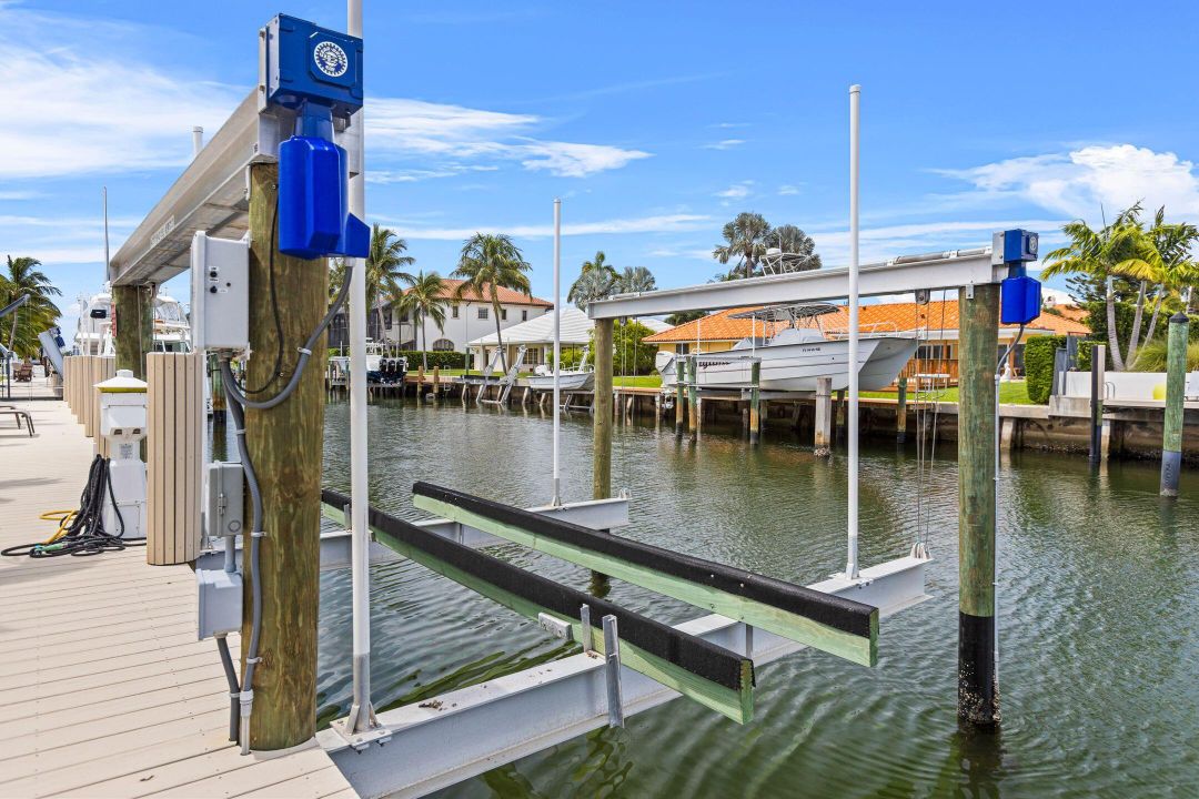 Activo con contrato: $4,975,000 (6 camas, 4 baños, 4472 Pies cuadrados)