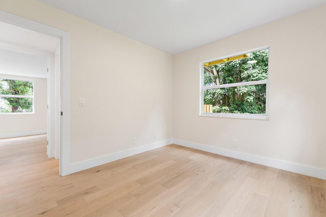 合同活跃: $860,000 (4 贝兹, 2 浴室, 2154 平方英尺)