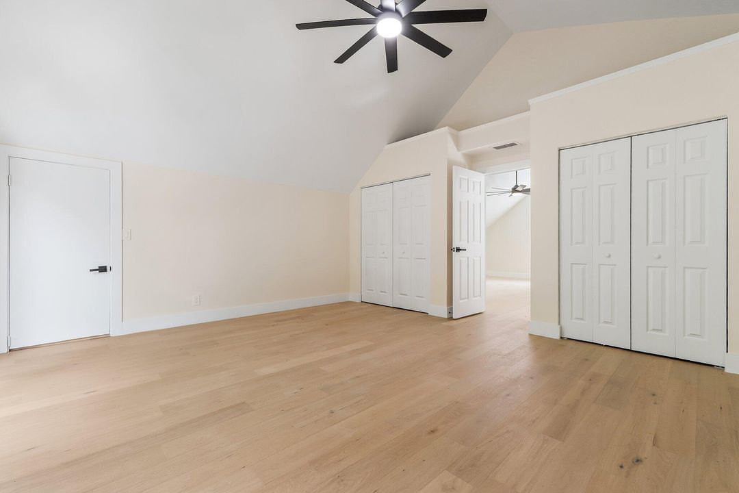 合同活跃: $860,000 (4 贝兹, 2 浴室, 2154 平方英尺)