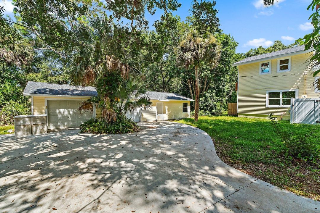 合同活跃: $860,000 (4 贝兹, 2 浴室, 2154 平方英尺)