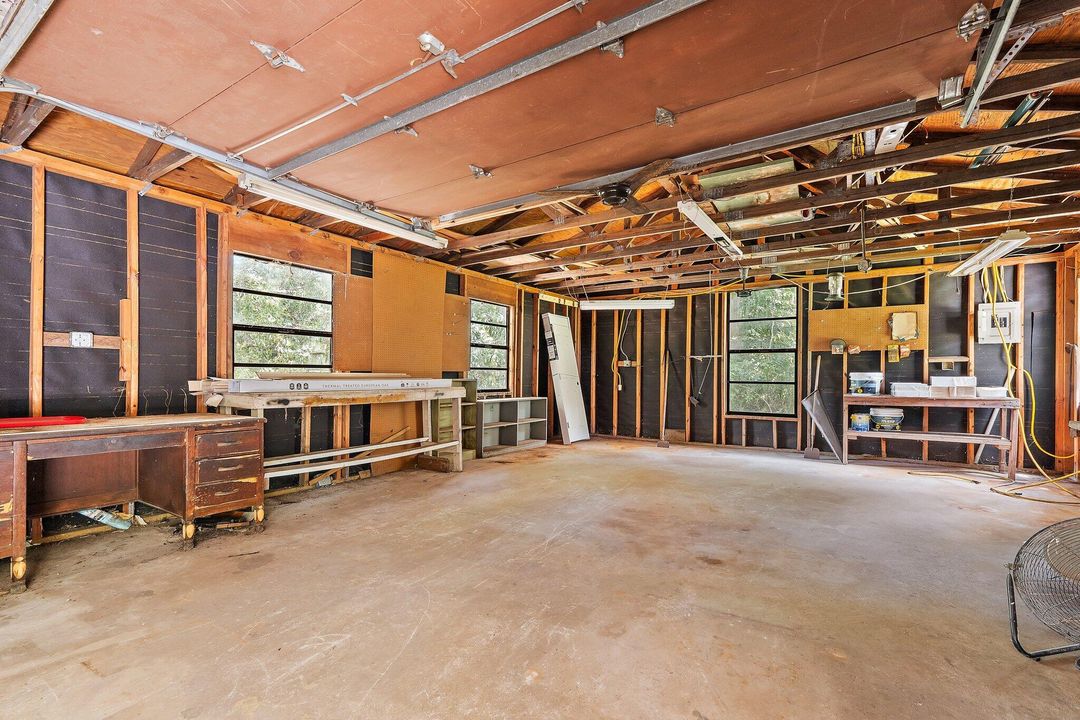 合同活跃: $860,000 (4 贝兹, 2 浴室, 2154 平方英尺)