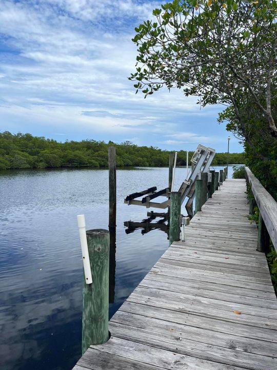 Под контрактом: $925,000 (4 спален, 3 ванн, 2444 Квадратных фут)