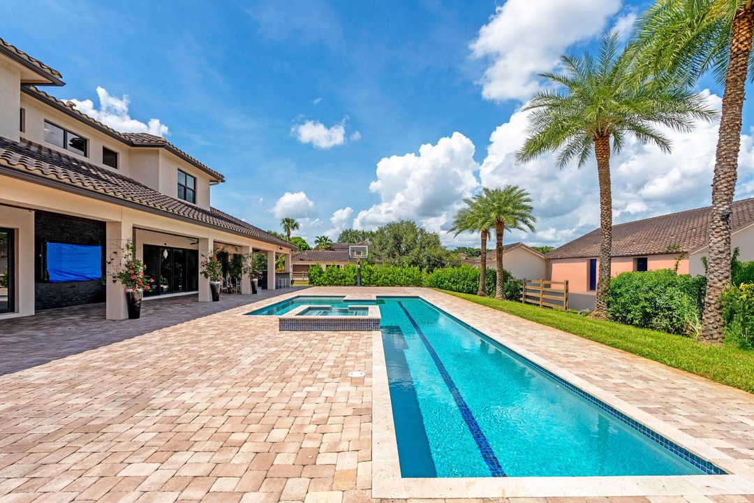 For Sale: $8,500,000 (9 beds, 10 baths, 8814 Square Feet)