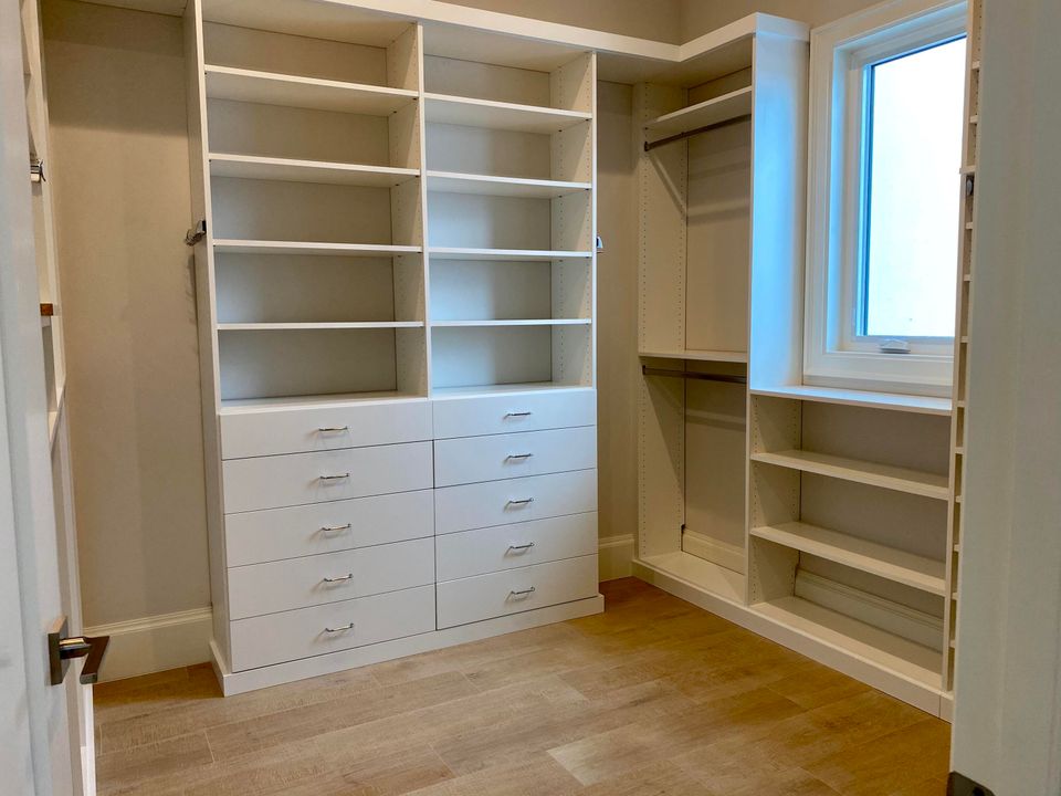 For Sale: $2,595,000 (3 beds, 4 baths, 3099 Square Feet)