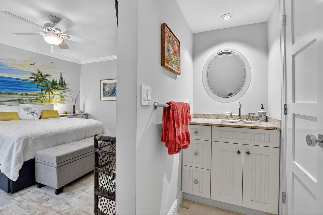 合同活跃: $8,000 (3 贝兹, 2 浴室, 1875 平方英尺)