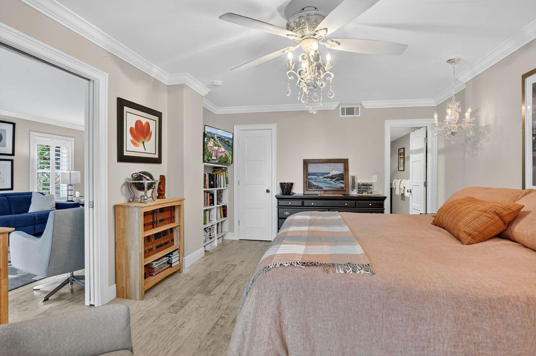 合同活跃: $8,000 (3 贝兹, 2 浴室, 1875 平方英尺)