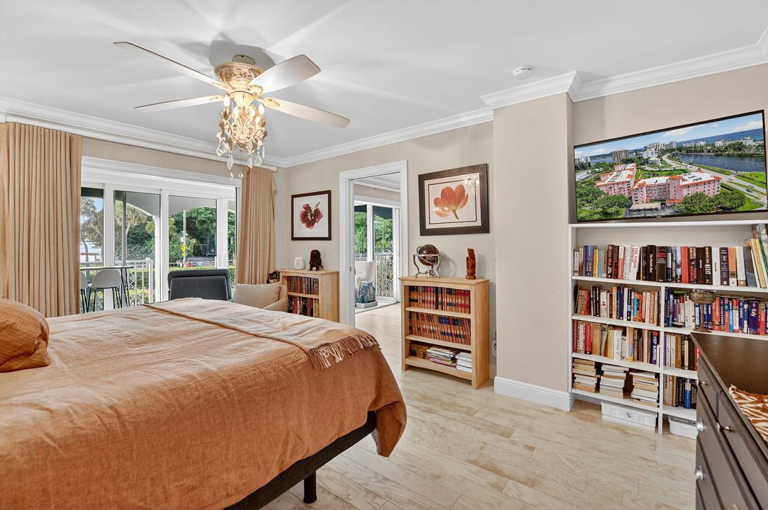 合同活跃: $8,000 (3 贝兹, 2 浴室, 1875 平方英尺)