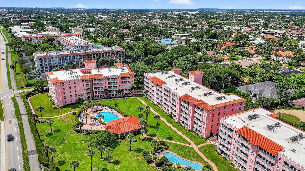 合同活跃: $8,000 (3 贝兹, 2 浴室, 1875 平方英尺)