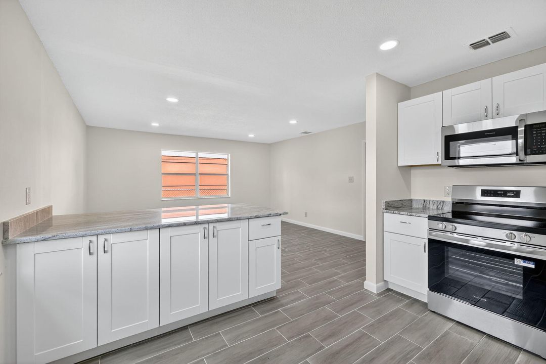 Active With Contract: $250,000 (3 beds, 2 baths, 1440 Square Feet)