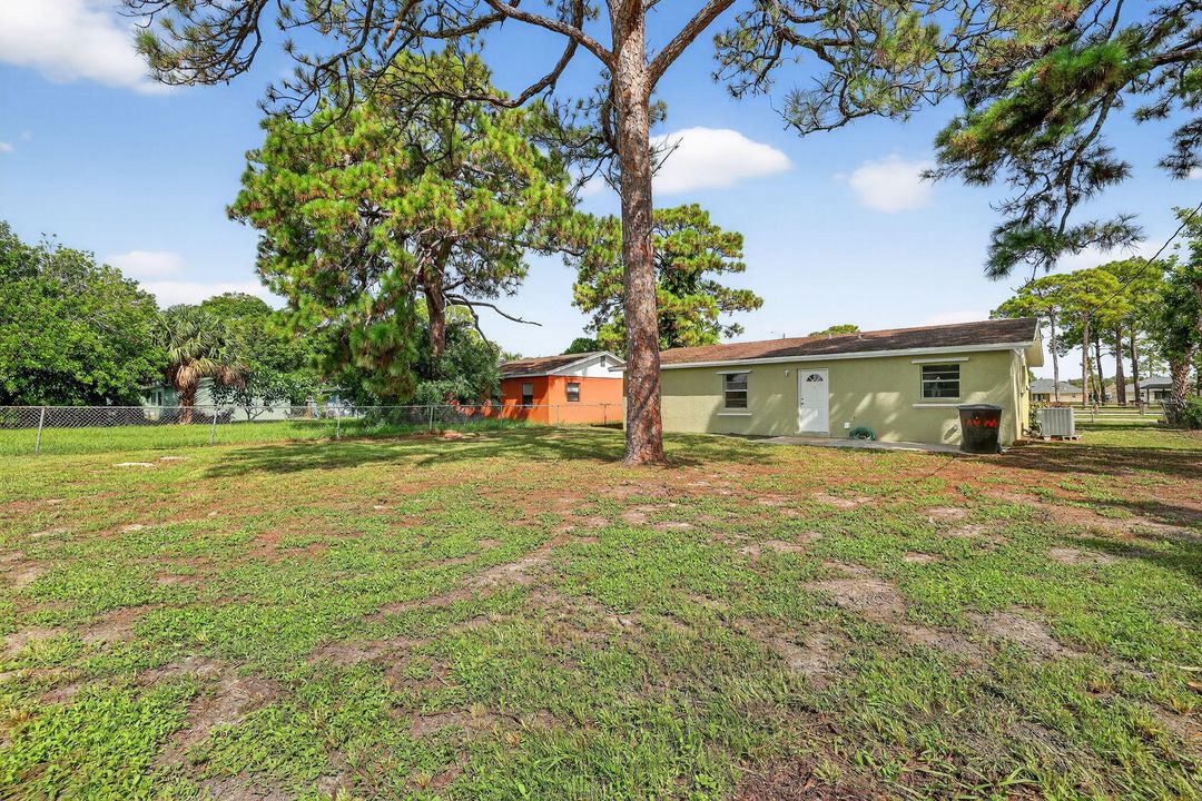 Active With Contract: $250,000 (3 beds, 2 baths, 1440 Square Feet)