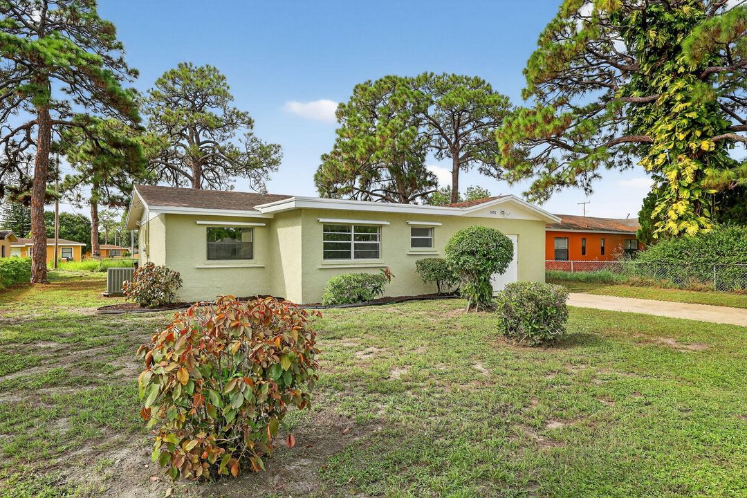 Active With Contract: $250,000 (3 beds, 2 baths, 1440 Square Feet)