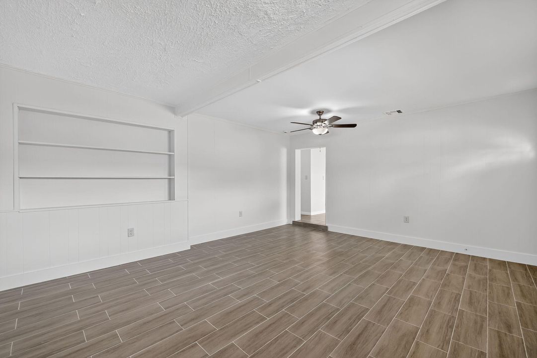 Active With Contract: $250,000 (3 beds, 2 baths, 1440 Square Feet)