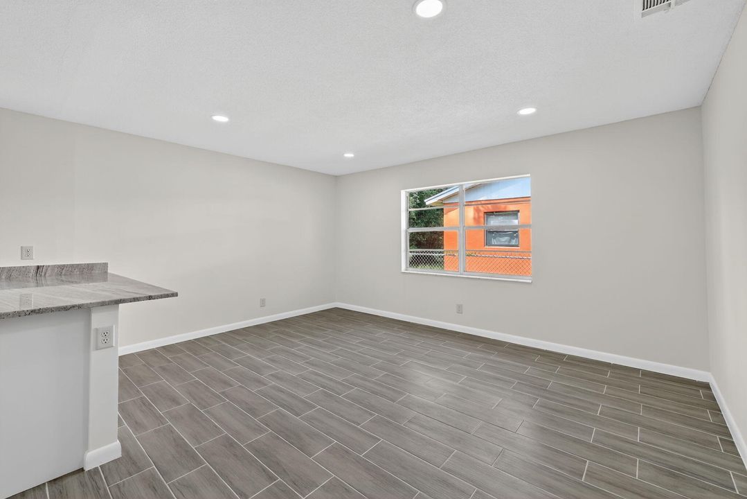 Active With Contract: $250,000 (3 beds, 2 baths, 1440 Square Feet)