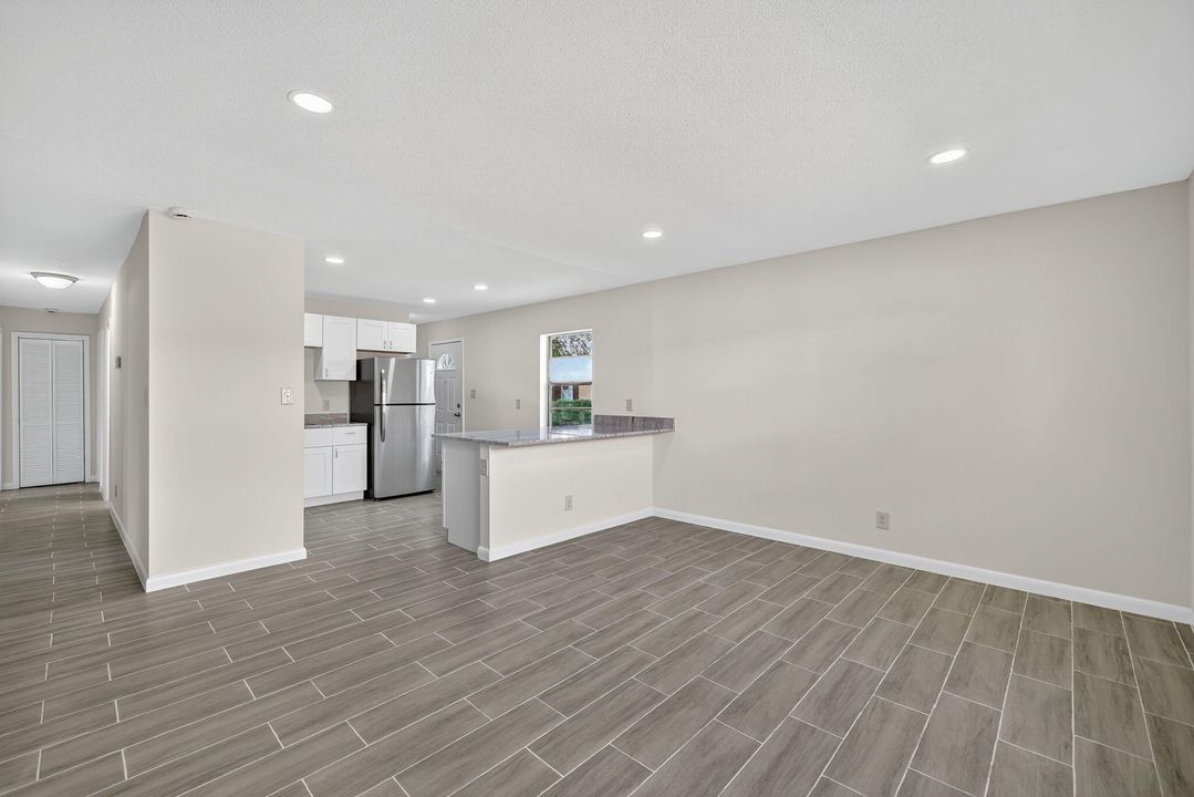 Active With Contract: $250,000 (3 beds, 2 baths, 1440 Square Feet)