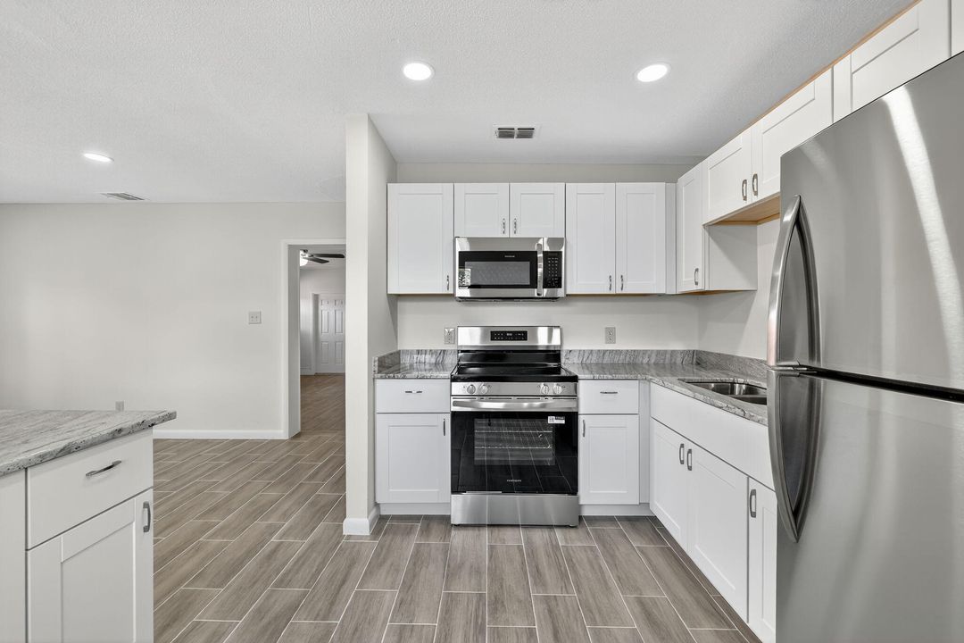 Active With Contract: $250,000 (3 beds, 2 baths, 1440 Square Feet)