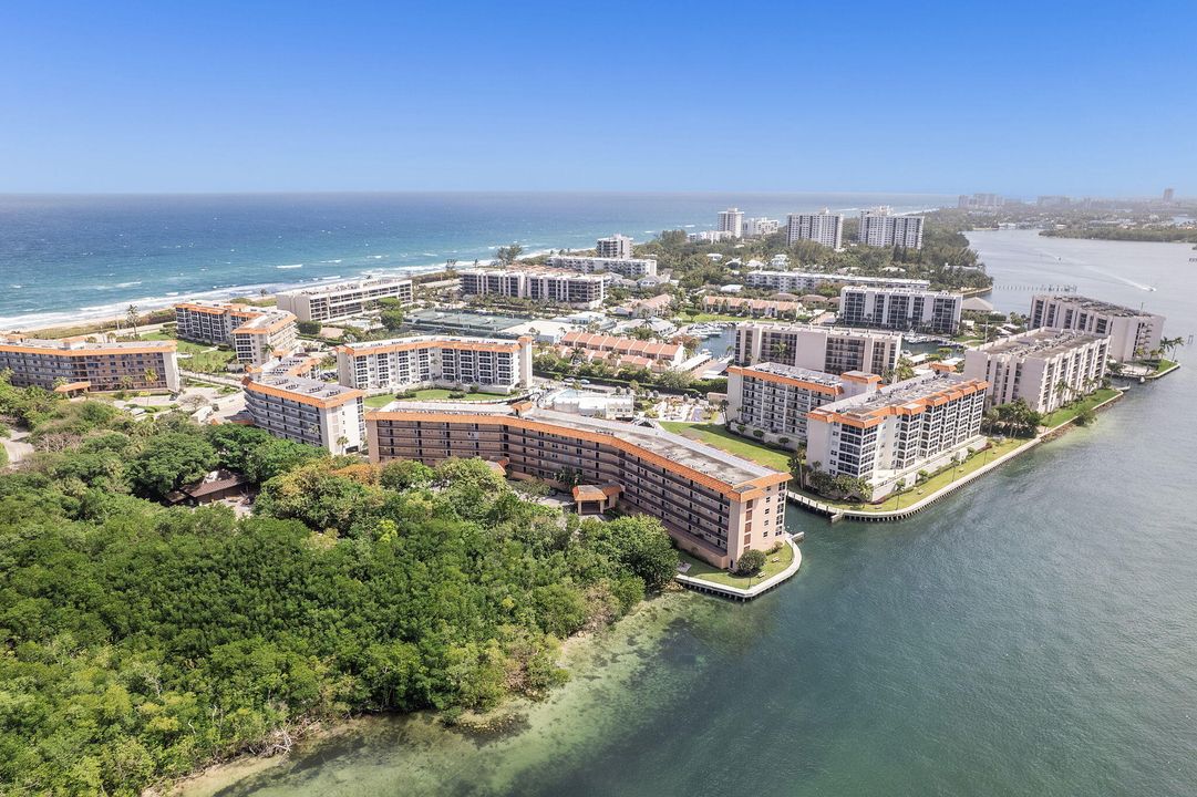 合同活跃: $6,000 (2 贝兹, 2 浴室, 964 平方英尺)