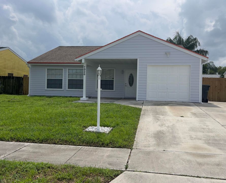 Recently Rented: $3,100 (3 beds, 2 baths, 1220 Square Feet)